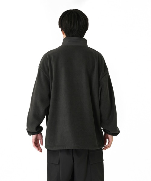 NEW BALANCE（ニューバランス）の「NB刺繍フリースジャケット（ブルゾン・メンズ・グレイッシュベージュ/ダークグレー・SMALL/MEDIUM/LARGE/X-LARGE/XX-LARGE）」の4枚目の写真