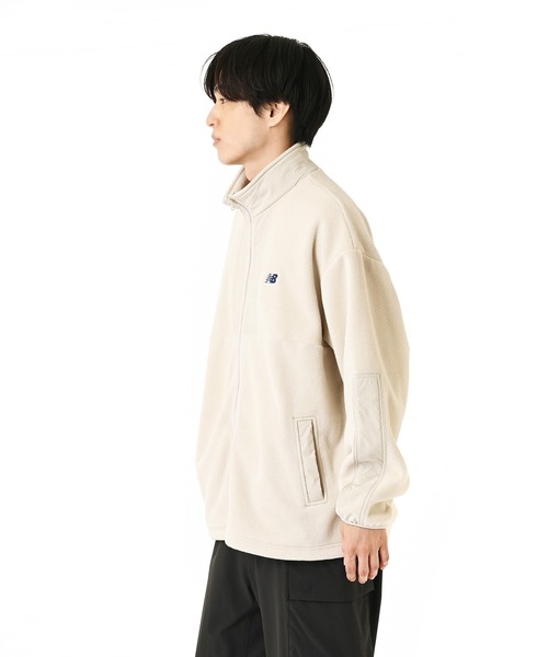 NEW BALANCE（ニューバランス）の「NB刺繍フリースジャケット（ブルゾン・メンズ・グレイッシュベージュ/ダークグレー・SMALL/MEDIUM/LARGE/X-LARGE/XX-LARGE）」の15枚目の写真