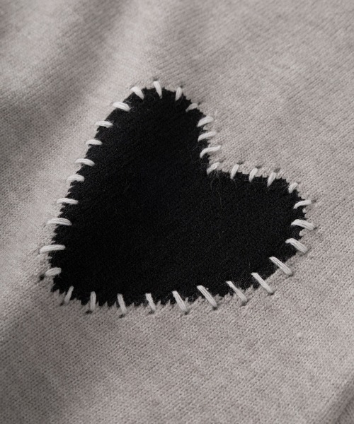 make a ray!(メイク ア レイ!)の「【82】 ハート/スター ハンドステッチ クルーニット(ニット/セーター・レディース・グレー/グレー系その他/ブラック/ブラック系その他/ブルー系その他/ネイビー・M/L)」の9枚目の写真