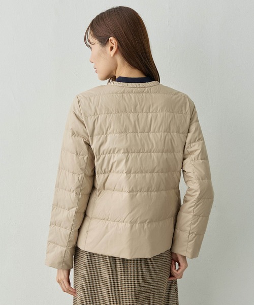 Petit Honfleur(プチオンフルール)の「ノーカラーダウンジャケット【ダウン80%・フェザー20%使用】(ダウンジャケット/コート・レディース・アイボリー/ベージュ/ネイビー・9号/11号/13号)」の11枚目の写真