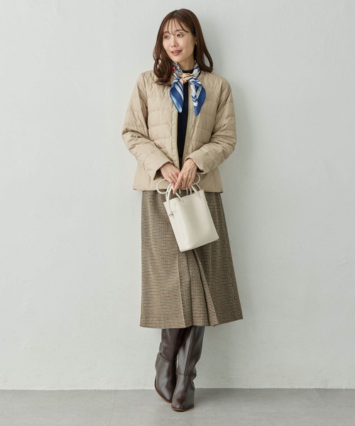 Petit Honfleur(プチオンフルール)の「ノーカラーダウンジャケット【ダウン80%・フェザー20%使用】(ダウンジャケット/コート・レディース・アイボリー/ベージュ/ネイビー・9号/11号/13号)」の20枚目の写真