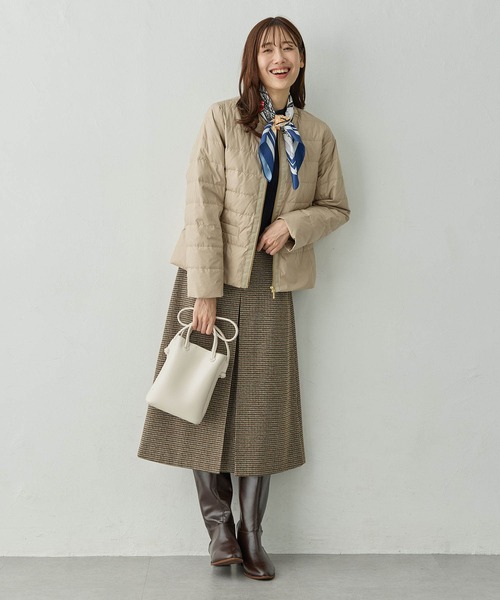 Petit Honfleur(プチオンフルール)の「ノーカラーダウンジャケット【ダウン80%・フェザー20%使用】(ダウンジャケット/コート・レディース・アイボリー/ベージュ/ネイビー・9号/11号/13号)」の21枚目の写真