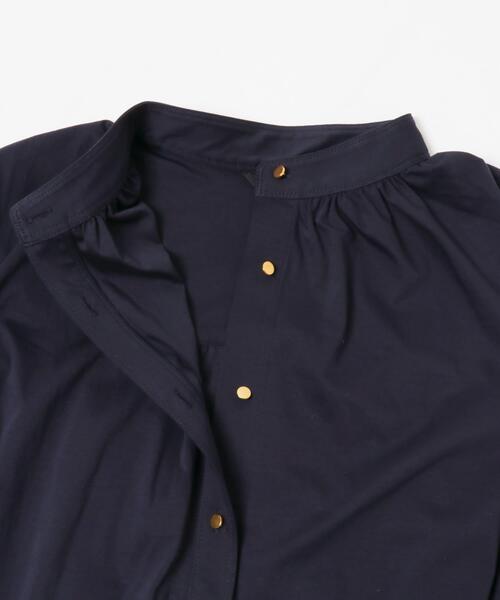 URBAN RESEARCH ROSSO WOMEN（アーバンリサーチ　ロッソ）の「『WEB限定』デザインボタンカットソーブラウス（シャツ/ブラウス・レディース・オフホワイト/ネイビー・FREE）」の19枚目の写真