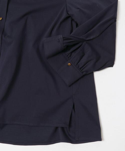 URBAN RESEARCH ROSSO WOMEN（アーバンリサーチ　ロッソ）の「『WEB限定』デザインボタンカットソーブラウス（シャツ/ブラウス・レディース・オフホワイト/ネイビー・FREE）」の20枚目の写真