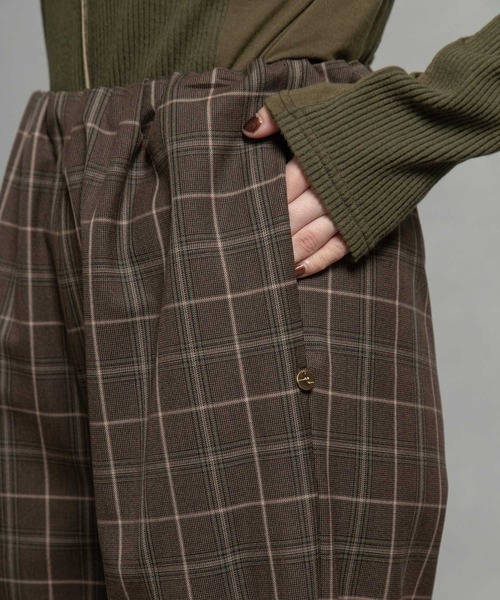 MARECHAL TERRE(マルシャルテル)の「チェックセミワイドウォームパンツ(その他パンツ・レディース・グレー/ブラウン/ベージュ・LARGE/MEDIUM/SMALL)」の13枚目の写真
