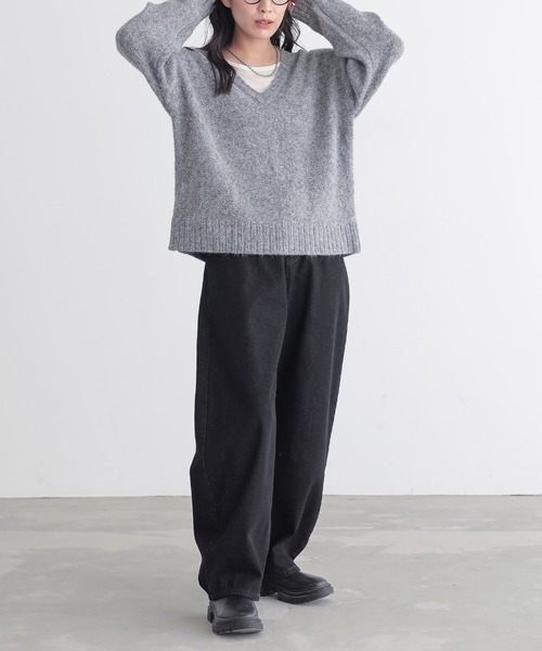 for/c(フォーシー)の「抜け感Vネックニットトップス【サスティナブル】(ニット/セーター・レディース・アイボリー/ブルー/グレー・LL/L/M)」の14枚目の写真