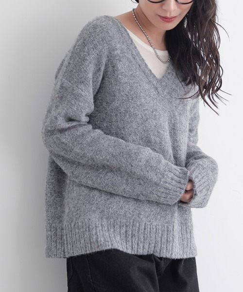 for/c(フォーシー)の「抜け感Vネックニットトップス【サスティナブル】(ニット/セーター・レディース・アイボリー/ブルー/グレー・LL/L/M)」の11枚目の写真