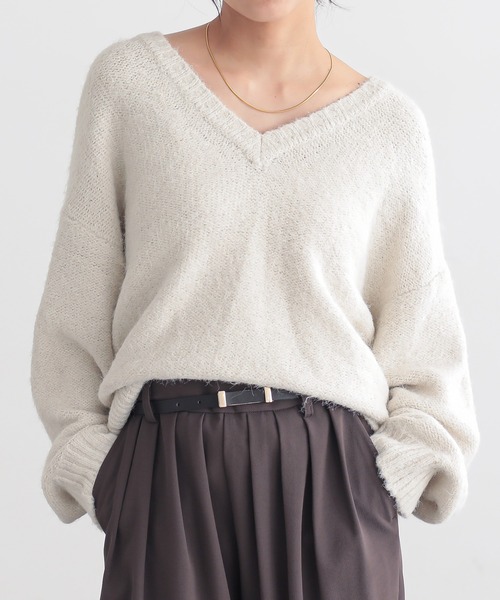 for/c(フォーシー)の「抜け感Vネックニットトップス【サスティナブル】(ニット/セーター・レディース・アイボリー/ブルー/グレー・LL/L/M)」の20枚目の写真