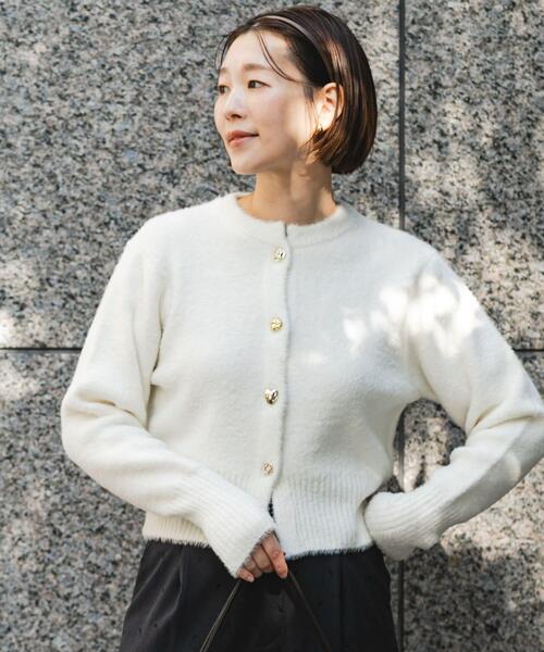 F by ROSSO（エフバイロッソ）の「F by ROSSO　アソート釦ヘアリーカーディガン（カーディガン/ボレロ・レディース・オフホワイト/ネイビー/キャメル・FREE）」の2枚目の写真