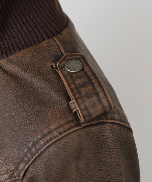 Guess(ゲス)の「GUESS/ゲス GO PU LEATHER AVIATOR BOMBER(ブルゾン・レディース・ブラウン・SMALL)」の12枚目の写真