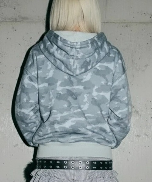.KOM(ドットコム)の「A'GEM/9 × .kom 『.KOM/ドットケーオーエム』Camouflage Zip-Up Hoodie /カモフラ柄ジップパーカー(パーカー・レディース・ピンク/グレー・FREE)」の5枚目の写真