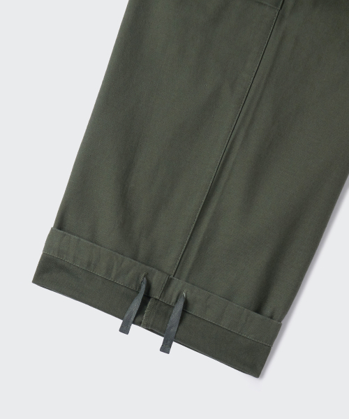 MUSINSA STANDARD（ムシンサスタンダード）の「ホワイトサテンパラシュートパンツ[カーキ]（その他パンツ・メンズ・その他・34/36/38/40/42/26/27/28/29/30/31/32/33）」の8枚目の写真