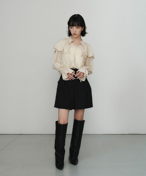 EMMEL REFINES（エメルリファインズ）の「＜EMMEL REFINES＞EM フィブリルサテン ネックタック フリル ブラウス（シャツ/ブラウス・レディース・クリーム・FREE）」の2枚目の写真