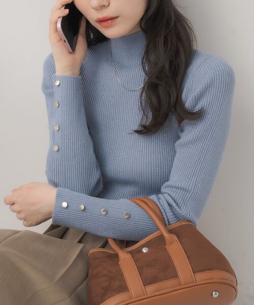 RETRO GIRL（レトロガール）の「【WEB限定カラー追加】スパンコールリブハイネックNT（ニット/セーター・レディース・ブラック/ブルー/チャコールグレー/ナチュラル/レッド/ホワイト系その他・FREE）」の5枚目の写真