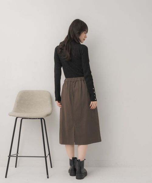 RETRO GIRL（レトロガール）の「【WEB限定カラー追加】スパンコールリブハイネックNT（ニット/セーター・レディース・ブラック/ブルー/チャコールグレー/ナチュラル/レッド/ホワイト系その他・FREE）」の17枚目の写真