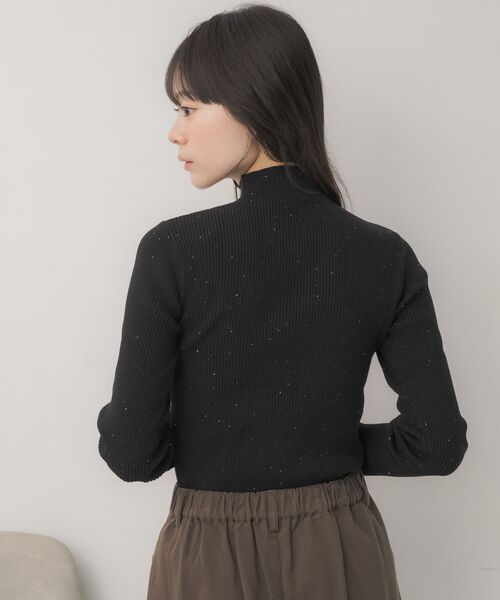 RETRO GIRL（レトロガール）の「【WEB限定カラー追加】スパンコールリブハイネックNT（ニット/セーター・レディース・ブラック/ブルー/チャコールグレー/ナチュラル/レッド/ホワイト系その他・FREE）」の21枚目の写真