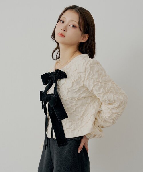 Chico（チコ）の「【SALON by Chico】前後2wayフロントリボン配色カーディガン（カーディガン/ボレロ・レディース・グレー/アイボリー/ブラック/ピンク・FREE）」の12枚目の写真