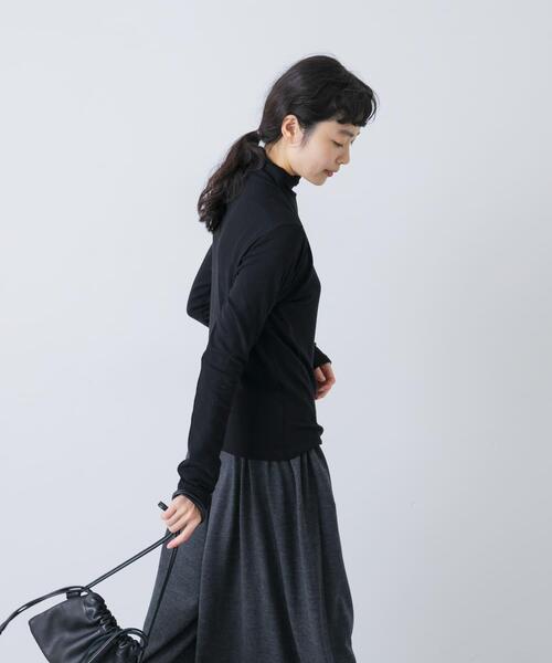 かぐれ（カグレ）の「ボトルネックソフトリブカットソー（Tシャツ/カットソー・レディース・ブラック/イエロー/ライトグレー・FREE）」の10枚目の写真