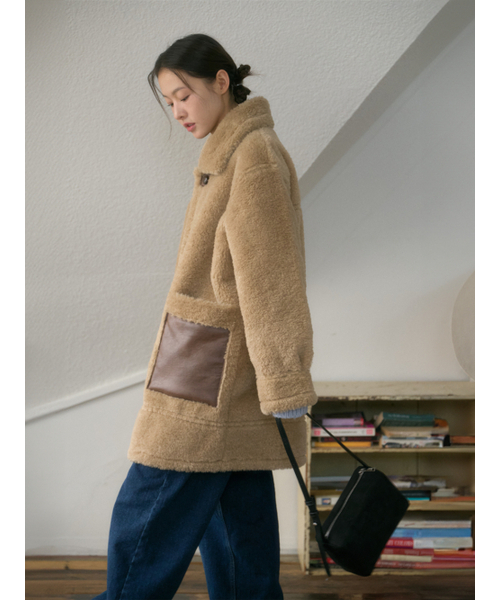 ANOETIC(アノエティック)の「SHEARLING MUSTANG COAT_BROWN(ムートンコート・レディース・ブラウン・FREE)」の2枚目の写真