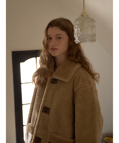 ANOETIC(アノエティック)の「SHEARLING MUSTANG COAT_BROWN(ムートンコート・レディース・ブラウン・FREE)」の4枚目の写真