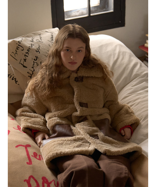 ANOETIC(アノエティック)の「SHEARLING MUSTANG COAT_BROWN(ムートンコート・レディース・ブラウン・FREE)」の6枚目の写真