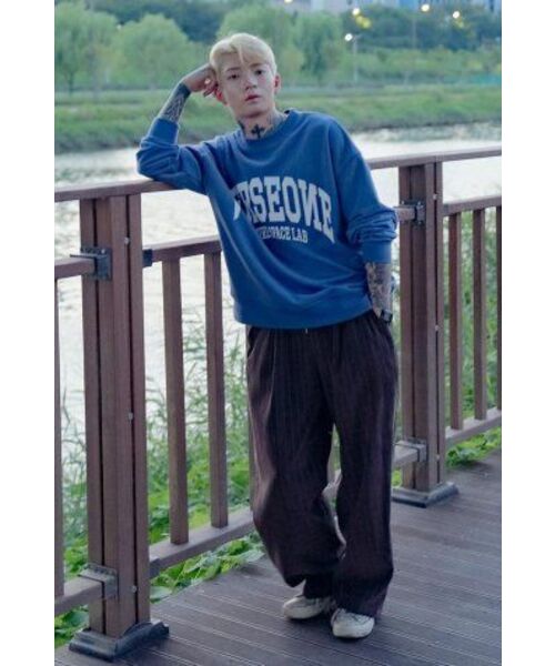 VERSE ONE(バースワン)の「ARCH LOGO CREWNECK SWEATSHIRTS INDIGO BLUE(スウェット・レディース・その他・LARGE/MEDIUM/SMALL)」の7枚目の写真
