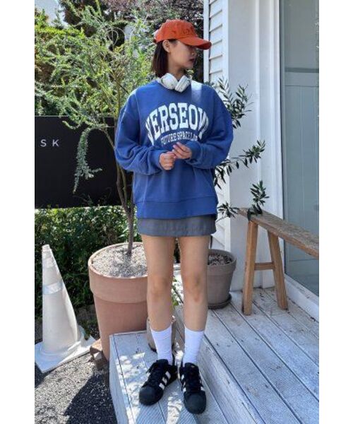 VERSE ONE(バースワン)の「ARCH LOGO CREWNECK SWEATSHIRTS INDIGO BLUE(スウェット・レディース・その他・LARGE/MEDIUM/SMALL)」の14枚目の写真