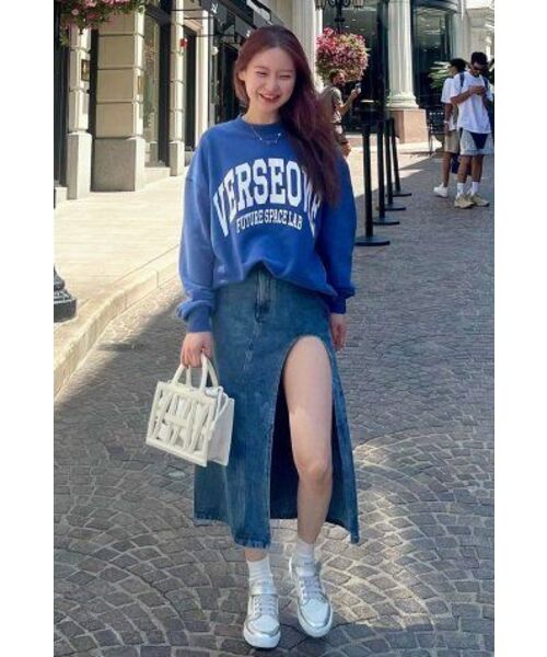 VERSE ONE(バースワン)の「ARCH LOGO CREWNECK SWEATSHIRTS INDIGO BLUE(スウェット・レディース・その他・LARGE/MEDIUM/SMALL)」の17枚目の写真