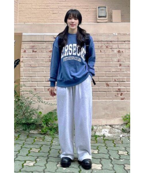 VERSE ONE(バースワン)の「ARCH LOGO CREWNECK SWEATSHIRTS INDIGO BLUE(スウェット・レディース・その他・LARGE/MEDIUM/SMALL)」の21枚目の写真