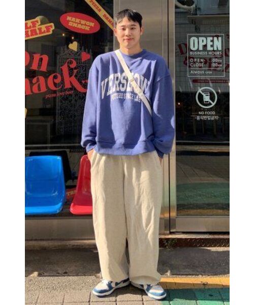 VERSE ONE(バースワン)の「ARCH LOGO CREWNECK SWEATSHIRTS INDIGO BLUE(スウェット・レディース・その他・LARGE/MEDIUM/SMALL)」の22枚目の写真