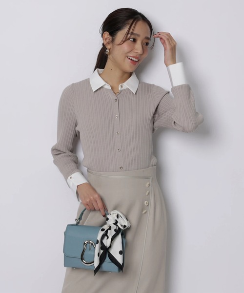 JUSGLITTY(ジャスグリッティー)の「配色シャツカラー長袖ニット(ニット/セーター・レディース・グレイッシュベージュ/ライトイエロー/ブラック系その他/ネイビー・2)」の2枚目の写真