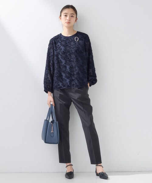 INDIVI(インディヴィ)の「【華やか/大人シアー/セレモニー】カットフリンジブラウス(シャツ/ブラウス・レディース・ホワイト/ネイビー・05/15 /13/19/38/34)」の9枚目の写真