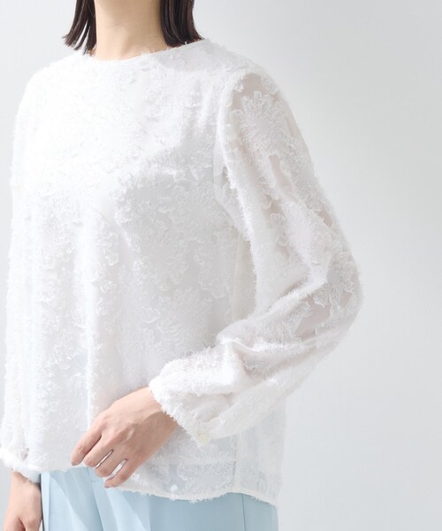 INDIVI(インディヴィ)の「【華やか/大人シアー/セレモニー】カットフリンジブラウス(シャツ/ブラウス・レディース・ホワイト/ネイビー・05/15 /13/19/38/34)」の17枚目の写真