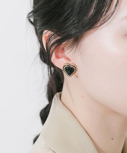 SMELLY(スメリー)の「ヴィンテージライクハートイヤリング(イヤリング・レディース・ブラック系その他・-)」の3枚目の写真