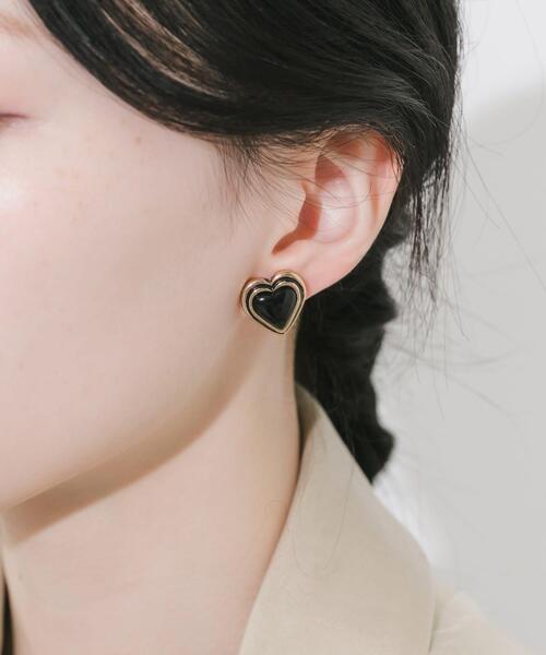 SMELLY(スメリー)の「ヴィンテージライクハートイヤリング(イヤリング・レディース・ブラック系その他・-)」の4枚目の写真