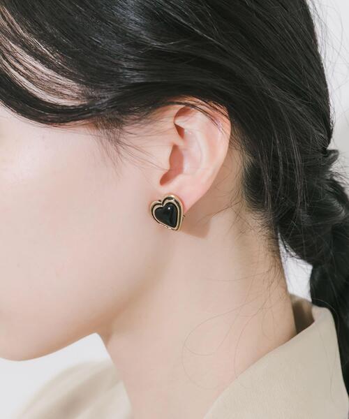 SMELLY(スメリー)の「ヴィンテージライクハートイヤリング(イヤリング・レディース・ブラック系その他・-)」の5枚目の写真