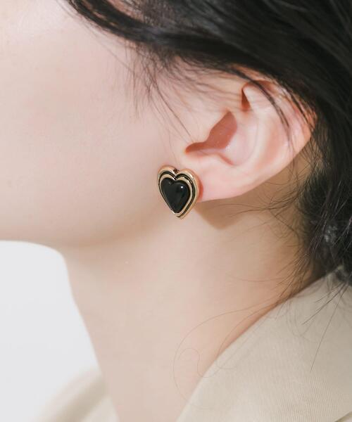 SMELLY(スメリー)の「ヴィンテージライクハートイヤリング(イヤリング・レディース・ブラック系その他・-)」の6枚目の写真