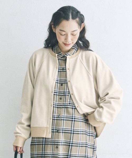 and myera(アンド マイラ)の「and myera スナップカーディガン(カーディガン/ボレロ・レディース・アイボリー/ブラック・L/M/LL)」の2枚目の写真