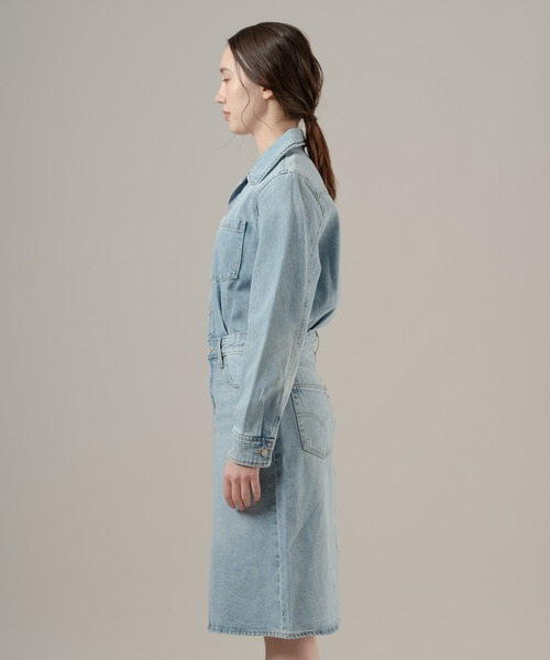 Levi's（リーバイス）の「Levi's/リーバイス Aラインデニムウエスタンドレス（シャツワンピース・レディース・ライトインディゴブルー・XS/S/M）」の2枚目の写真