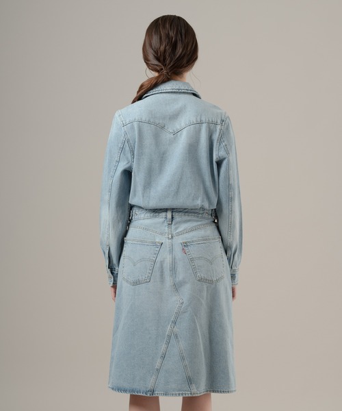 Levi's（リーバイス）の「Levi's/リーバイス Aラインデニムウエスタンドレス（シャツワンピース・レディース・ライトインディゴブルー・XS/S/M）」の3枚目の写真