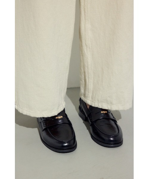 AZUL by moussy（アズールバイマウジー）の「【身長/骨格別着用画像あり】コットンリネンカーブワイドパンツ　春服　秋服　ルーズシルエット　体系カバー（スラックス・レディース・ブラック/ベージュ/アイボリー・MEDIUM/SMALL）」の11枚目の写真