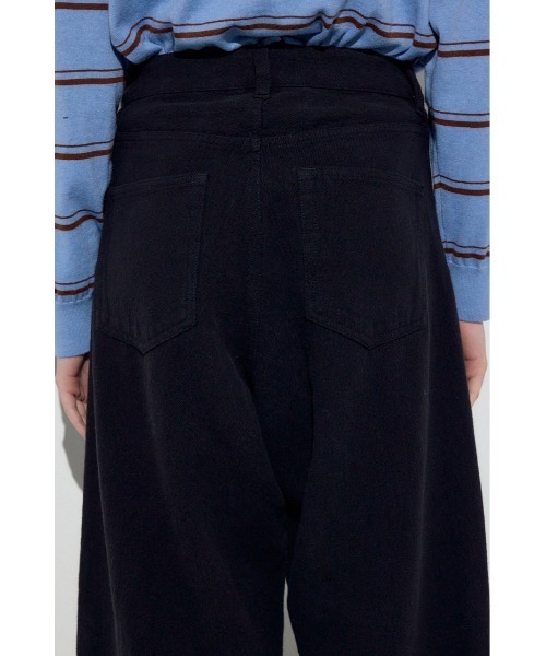 AZUL by moussy（アズールバイマウジー）の「【身長/骨格別着用画像あり】コットンリネンカーブワイドパンツ　春服　秋服　ルーズシルエット　体系カバー（スラックス・レディース・ブラック/ベージュ/アイボリー・MEDIUM/SMALL）」の17枚目の写真