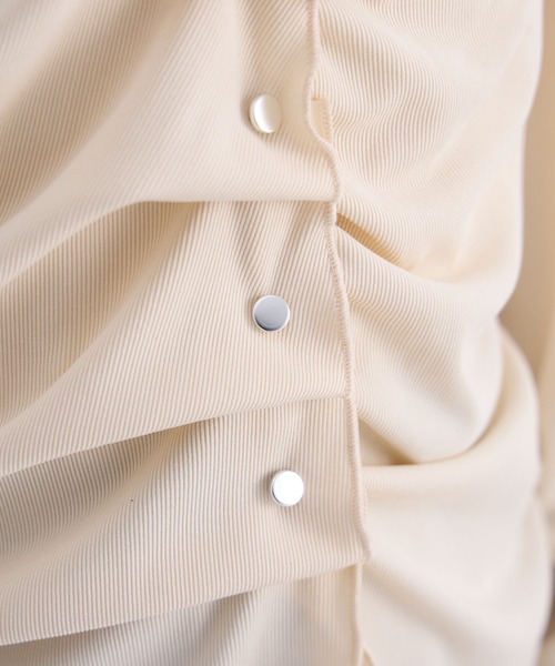 Elishe(エリシェ)の「フロントタックボタントップス(Tシャツ/カットソー・レディース・アイボリー/ブラック・FREE)」の10枚目の写真