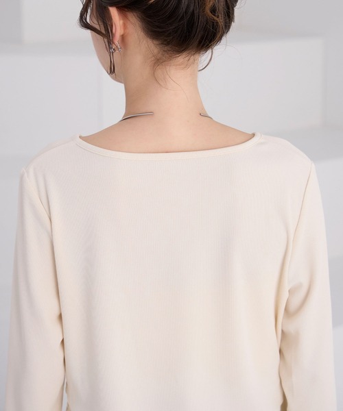 Elishe(エリシェ)の「フロントタックボタントップス(Tシャツ/カットソー・レディース・アイボリー/ブラック・FREE)」の12枚目の写真