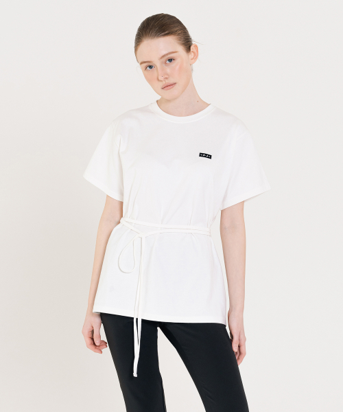 INJIACTIVE(インジアクティブ)の「スモールロゴオーバーストラップTシャツ ホワイト(Tシャツ/カットソー・レディース・その他・ONE SIZE)」の1枚目の写真