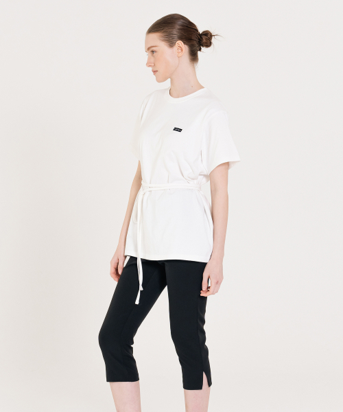 INJIACTIVE(インジアクティブ)の「スモールロゴオーバーストラップTシャツ ホワイト(Tシャツ/カットソー・レディース・その他・ONE SIZE)」の3枚目の写真