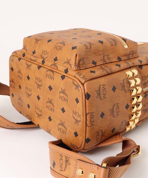 MCM（エムシーエム）の「MCM/エムシーエム/Stark SideStuds BackPack SML（バックパック/リュック・レディース・キャメル・S）」の3枚目の写真