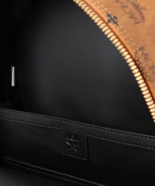MCM（エムシーエム）の「MCM/エムシーエム/Stark SideStuds BackPack SML（バックパック/リュック・レディース・キャメル・S）」の4枚目の写真