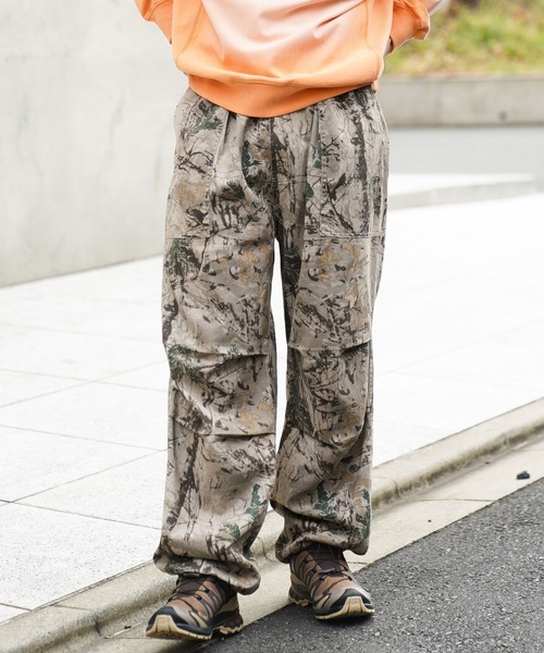 リーフカモ柄パラシュートパンツ（その他パンツ）｜BAYFLOW
