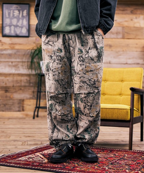 BAYFLOW（ベイフロー）の「リーフカモ柄パラシュートパンツ（その他パンツ・メンズ・ベージュ/ブラック・LARGE/MEDIUM）」の13枚目の写真